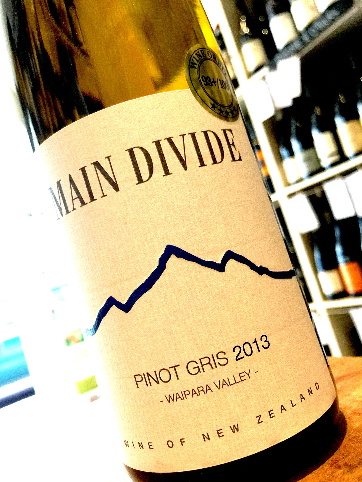 Main Divide Pinot Gris 2013 75cl