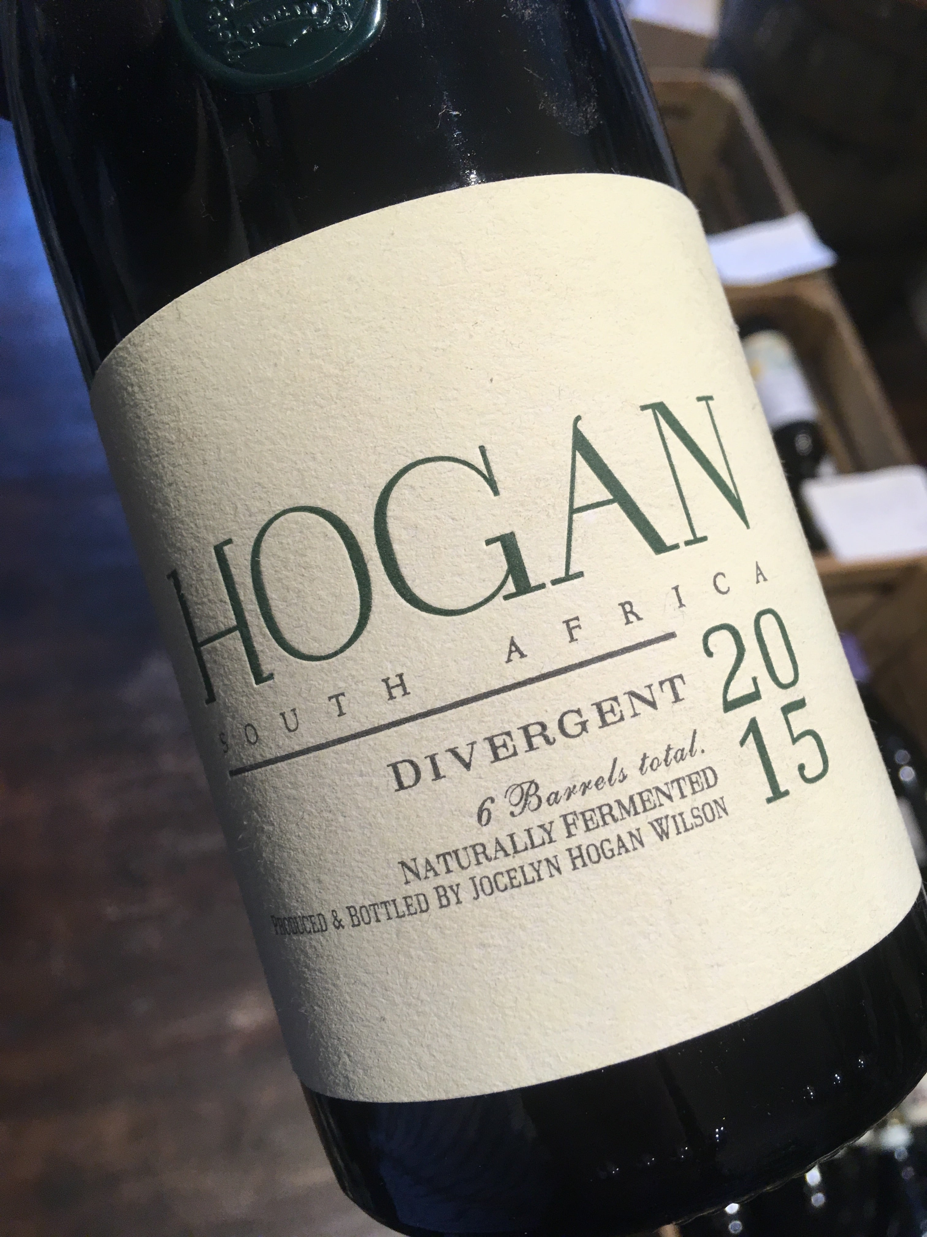 Hogan Wines Divergent 2015 75cl